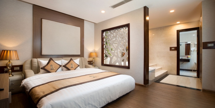 Royal Palace Suite