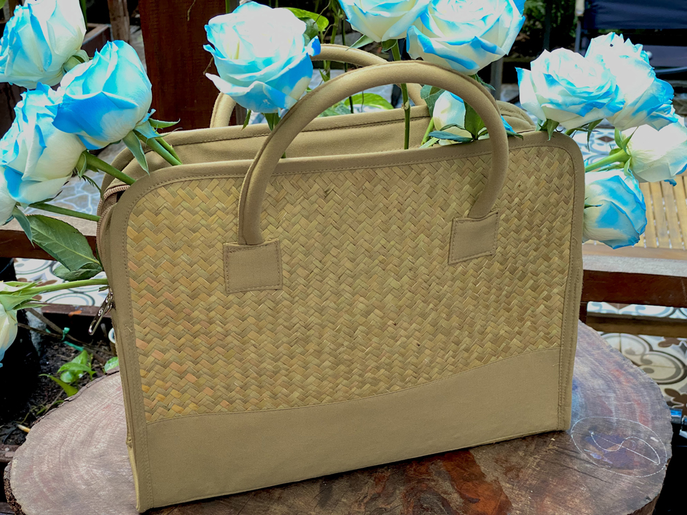 Ưu điểm của Cặp laptop cỏ bàng